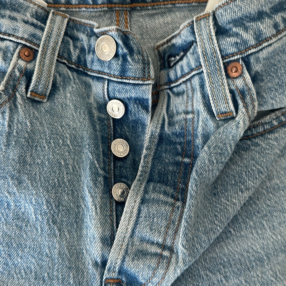 Levi’s - Picture 5 of 7